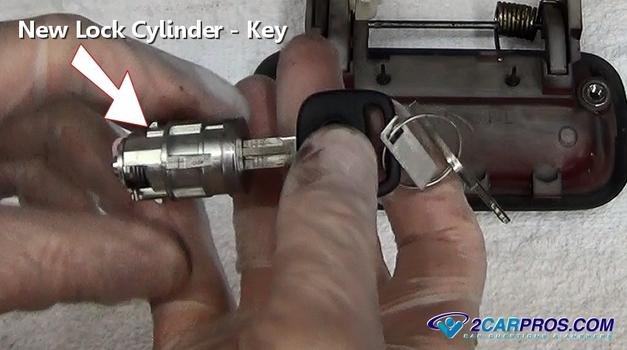 nueva llave de cilindro de cerradura