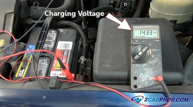 carga de voltaje de carga del alternador