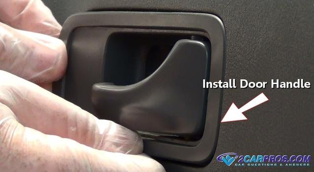 instalar la manija de la puerta