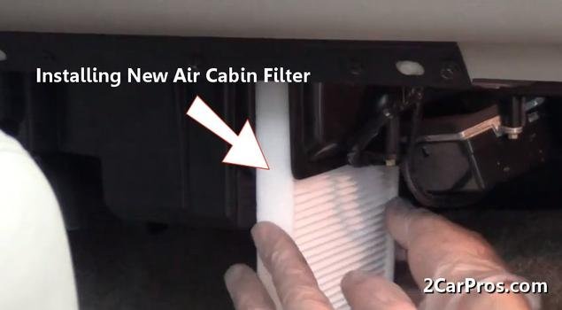Instalación de un nuevo filtro de cabina de aire