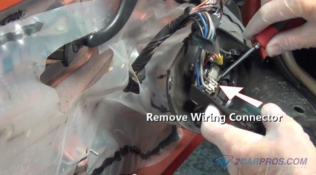 Retire el conector del cableado