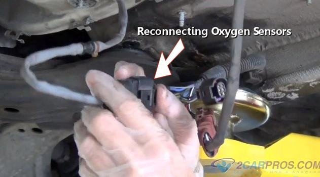 Vuelva a conectar el sensor de oxígeno