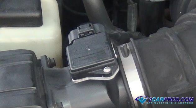 Servicio de limpieza del sensor de flujo de masa de aire MAF