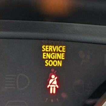 Luz de advertencia de servicio pronto del motor